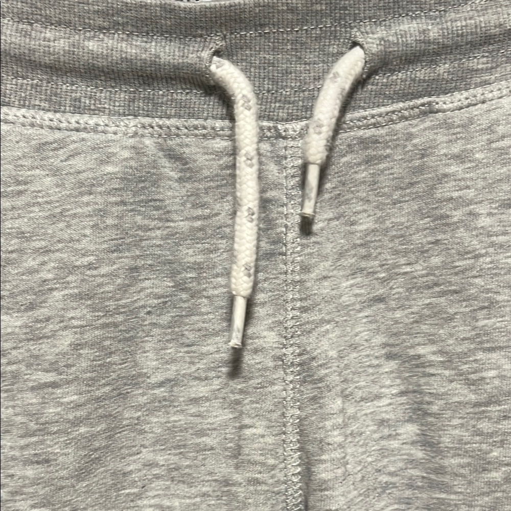 🛍️5️⃣ / 💲2️⃣5️⃣🛍️ - Boys Gray Sweat Shorts - Picture 3 of 4